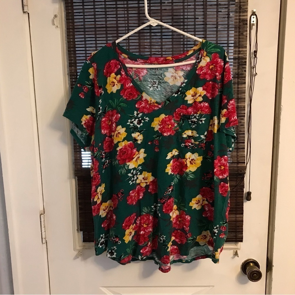 Torrid Classic  Fit Floral Blouse